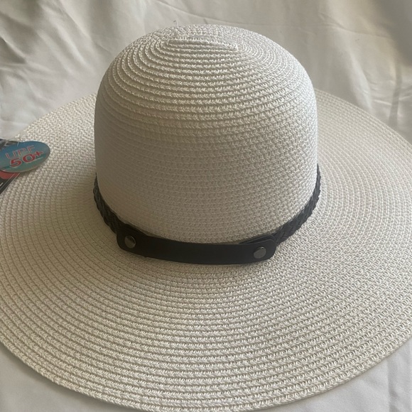 Accessories - Sun/ Travel hat nwt